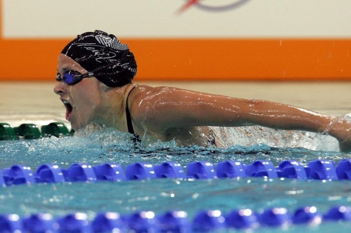 Para Swimmer Theresa Herd in the pool