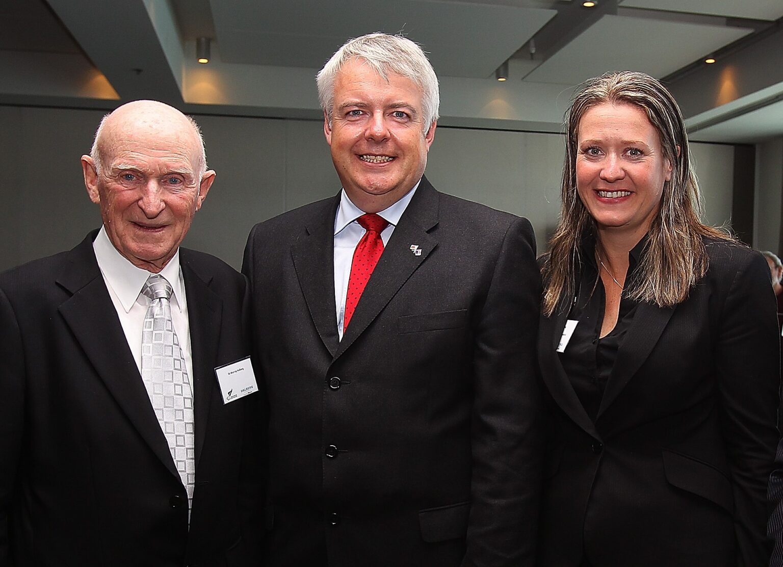 Sir Murray Halberg, First Minister of Wales, Rt Hon Carwyn Jones, Chief Executive of Paralympics New Zealand, Fiona Allan