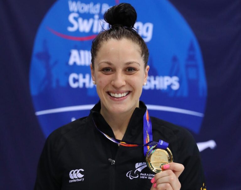 World Champion Sophie pascoe with gold medal at London 2019 World Championship