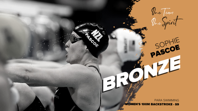 Sophie Pascoe wins Bronze in Women's 100m Backstroke - S9