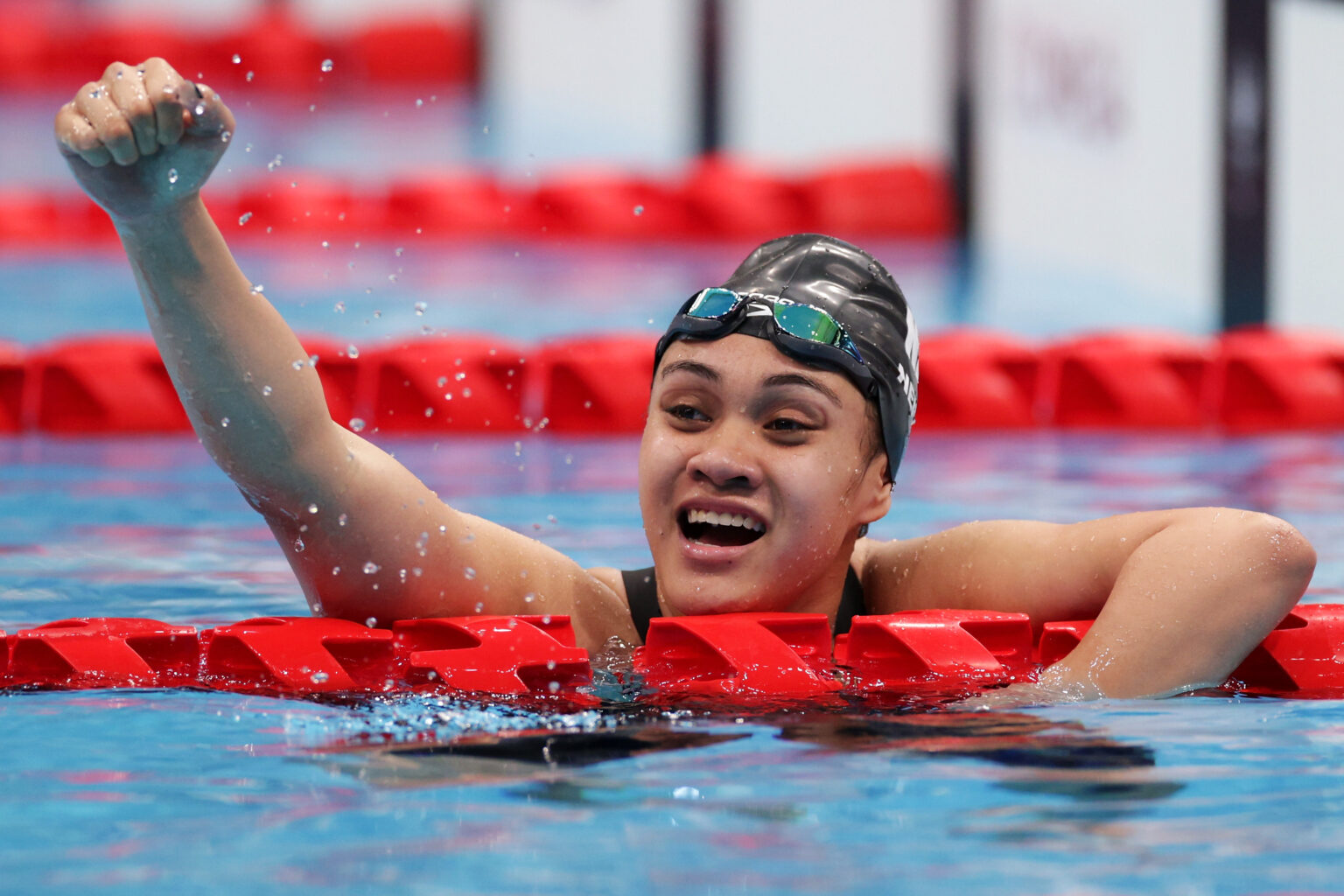 Tupou Neiufi winning the gold medal in the women's 100m backstroke at the Tokyo 2020 Paralympic Games
