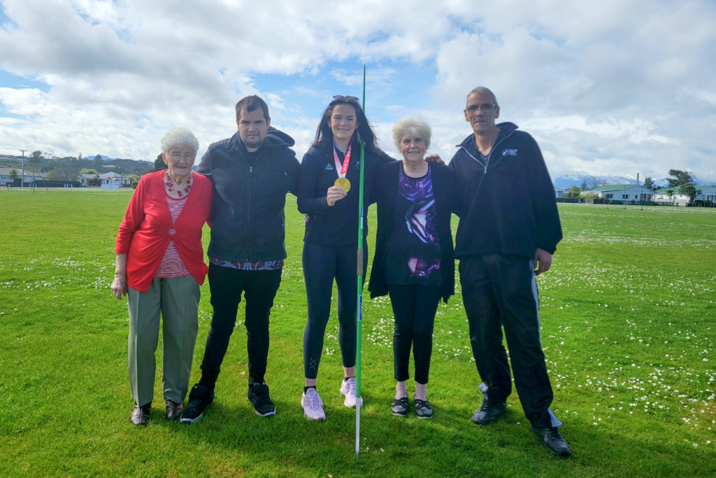 Holly Robinson stands with her family. From left to right: Grandma Shirley, brother Jonno, Holly, Mum Pauline and Dad Steve. 