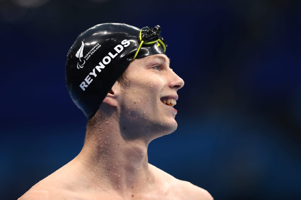 Jesse Reynolds prepares to enter the pool in Tokyo 2020. 