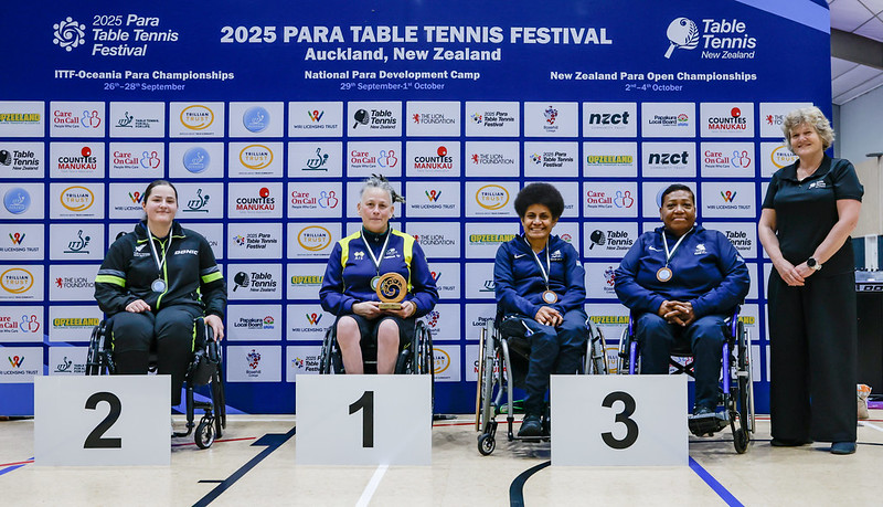 Sarah Clarke receives silver medal at the ITTF-Oceania Para Championships.