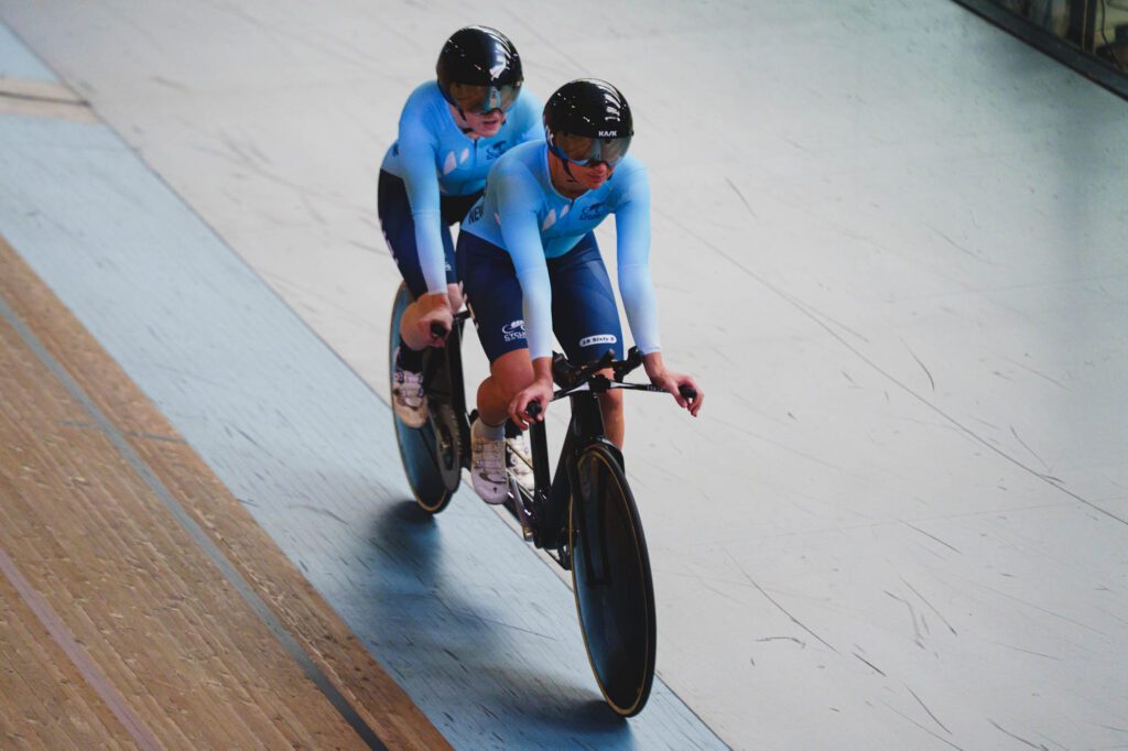 Emmy Foy and pilot Jessie Hodges train on the velodrome.