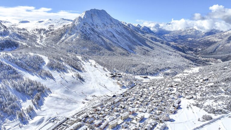 A snowy alpine mountain range in the French Alps. Source Olympics.com