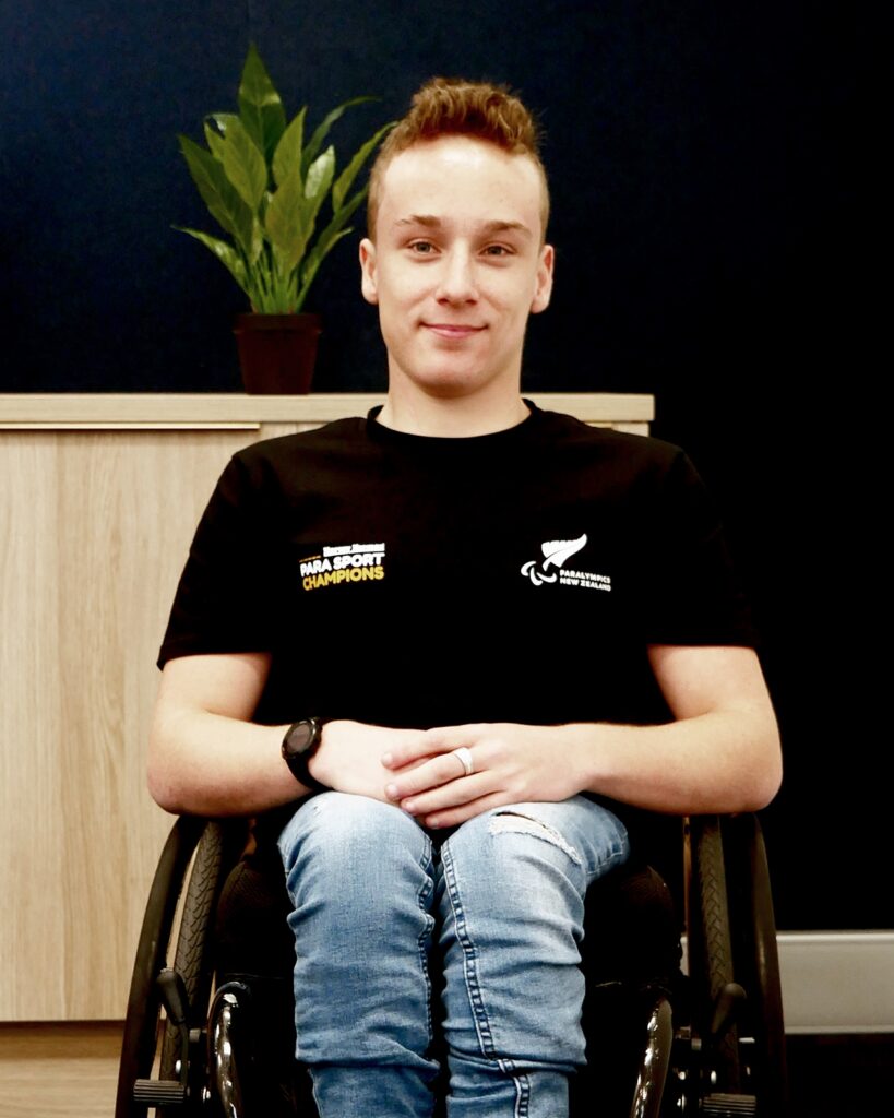Jaden Movold wears a Para Sport Champions shirt.