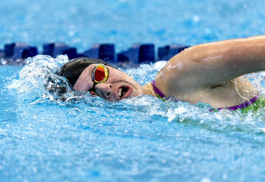 Image of Rylee Sayer swimming freestyle at the National Open Swimming Championships